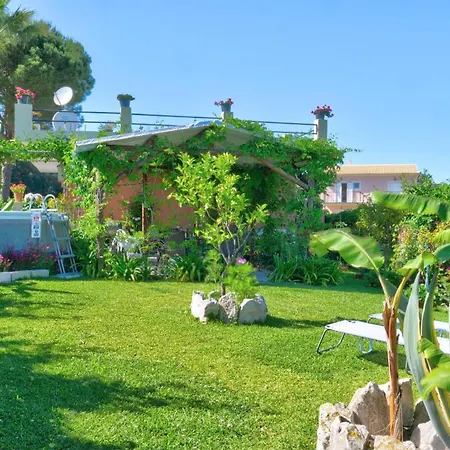Skaros House Dom wakacyjny *